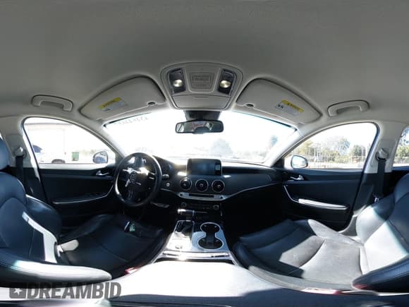 ✅ 2019 Kia Stinger • VIN: KNAE15LA4K6067735 • Лот: 43464465. Опубликован ранее на IAAI с пробегом 97 392 миль. Бесплатный доступ к архиву аукционных продаж из США и подробный отчёт об истории автомобиля на DreamBid. Изображение 18.