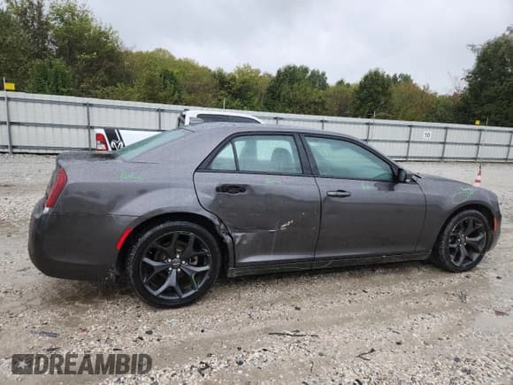 ✅ 2021 Chrysler 300 S • VIN: 2C3CCABG2MH585349 • Lot: 89806415. Listed on Copart with 63,977 mi. Free auction sales archive from the USA and detailed vehicle history report at DreamBid. Image 3.