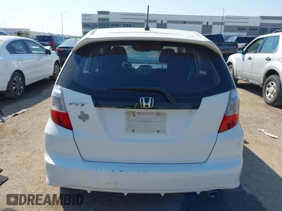 ✅ 2011 Honda Fit Sport • VIN: JHMGE8H54BC002025 • Lot: 43373965. Wystawiony na IAAI z przebiegiem 199 204 mil. Bezpłatny archiwum sprzedaży aukcyjnych z USA i szczegółowy raport historii pojazdu na DreamBid. Zdjęcie 16.