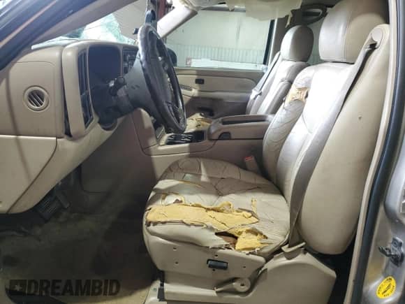 ✅ 2003 Chevrolet Suburban LS • VIN: 3GNEC16Z63G123401 • Lot: 87386435. Listed on Copart with Not provided. Free auction sales archive from the USA and detailed vehicle history report at DreamBid. Image 7.