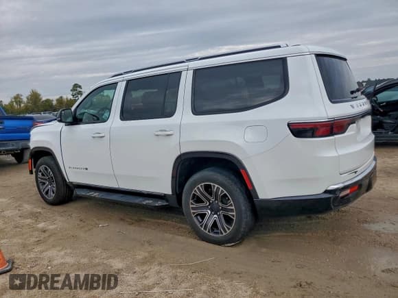 ✅ 2024 Jeep Wagoneer Series II • VIN: 1C4SJVBPXRS171241 • Лот: 95904875. Опубликован ранее на Copart с пробегом 31 977 миль. Бесплатный доступ к архиву аукционных продаж из США и подробный отчёт об истории автомобиля на DreamBid. Изображение 2.