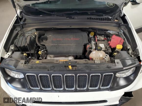 ✅ 2019 Jeep Renegade Latitude • VIN: ZACNJBBB6KPJ83976 • Lot: 80679335. Wystawiony na Copart z przebiegiem 82 403 mil. Bezpłatny archiwum sprzedaży aukcyjnych z USA i szczegółowy raport historii pojazdu na DreamBid. Zdjęcie 12.