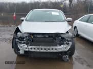 ✅ 2017 Ford Escape SE • VIN: 1FMCU0GD1HUE39735 • Lot: 41465712. Wystawiony na IAAI z przebiegiem 115 747 mil. Bezpłatny archiwum sprzedaży aukcyjnych z USA i szczegółowy raport historii pojazdu na DreamBid. Zdjęcie 13.