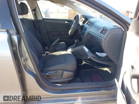 ✅ 2012 Volkswagen Jetta • VIN: 3VW2K7AJ5CM308704 • Лот: 43273985. Опубликован ранее на IAAI с пробегом 143 715 миль. Бесплатный доступ к архиву аукционных продаж из США и подробный отчёт об истории автомобиля на DreamBid. Изображение 5.