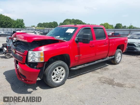 ✅ 2012 Chevrolet Silverado 2500HD LT • VIN: 1GC1KXC85CF241854 • Лот: 42551790. Опубликован ранее на IAAI с пробегом 177 958 миль. Бесплатный доступ к архиву аукционных продаж из США и подробный отчёт об истории автомобиля на DreamBid. Изображение 2.