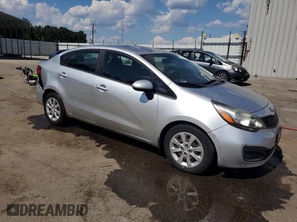 ✅ 2013 Kia Rio LX • VIN: KNADM4A38D6175778 • Лот: 71972795. Опубликован ранее на Copart с пробегом 157 924 миль. Бесплатный доступ к архиву аукционных продаж из США и подробный отчёт об истории автомобиля на DreamBid. Изображение 4.