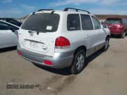 ✅ 2005 Hyundai Santa Fe GLS • VIN: KM8SC13DX5U910030 • Lot: 43011692. Listed on IAAI with 200,363 mi. Free auction sales archive from the USA and detailed vehicle history report at DreamBid. Image 4.