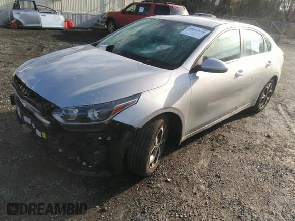 ✅ 2020 Kia Forte LXS • VIN: 3KPF24AD2LE253541 • Лот: 39309935. Опубликован ранее на IAAI с пробегом 79 745 миль. Бесплатный доступ к архиву аукционных продаж из США и подробный отчёт об истории автомобиля на DreamBid. Изображение 2.