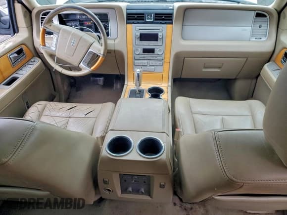 ✅ 2009 Lincoln Navigator • VIN: 5LMFU28519EJ01776 • Lot: 95968935. Listed on Copart with 268,990 mi. Free auction sales archive from the USA and detailed vehicle history report at DreamBid. Image 8.