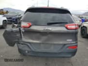 ✅ 2017 Jeep Cherokee Latitude • VIN: 1C4PJLCB4HD240604 • Lot: 86181755. Wystawiony na Copart z przebiegiem 136 832 mil. Bezpłatny archiwum sprzedaży aukcyjnych z USA i szczegółowy raport historii pojazdu na DreamBid. Zdjęcie 6.