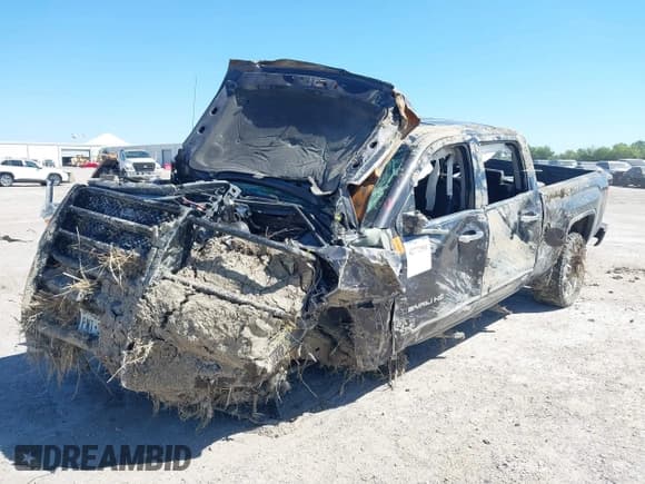 ✅ 2016 GMC Sierra 2500HD Denali • VIN: 1GT12UE8XGF168160 • Лот: 42772901. Опубликован ранее на IAAI с пробегом Не указан. Бесплатный доступ к архиву аукционных продаж из США и подробный отчёт об истории автомобиля на DreamBid. Изображение 2.