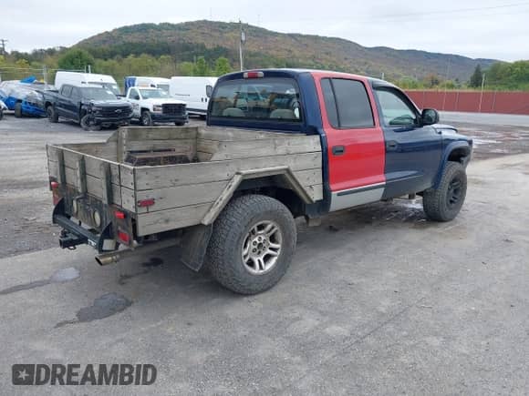 2003 Dodge Dakota Sport с VIN 1D7HG38N83S296352, выставлен на аукционе IAAI как лот 43451731 с пробегом 251 169 миль миль и . История ставок и продаж доступна на DreamBid. Изображение 4.