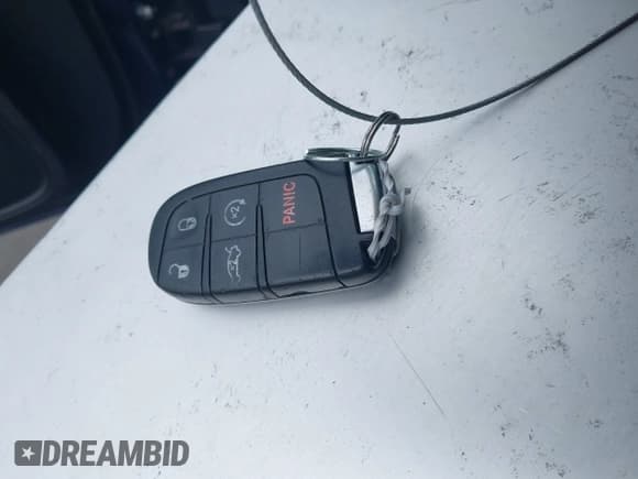 ✅ 2015 Chrysler 300 C • VIN: 2C3CCAEG6FH833004 • Lot: 42437932. Wystawiony na IAAI z przebiegiem 130 508 mil. Bezpłatny archiwum sprzedaży aukcyjnych z USA i szczegółowy raport historii pojazdu na DreamBid. Zdjęcie 11.