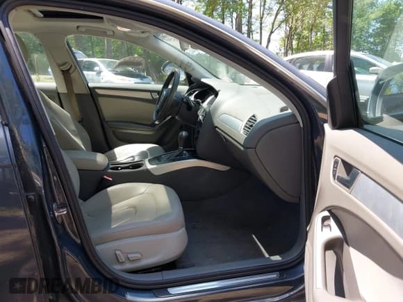 ✅ 2010 Audi A4 Premium Plus • VIN: WAUEFAFL8AN054143 • Lot: 42833312. Wystawiony na IAAI z przebiegiem 225 713 mil. Bezpłatny archiwum sprzedaży aukcyjnych z USA i szczegółowy raport historii pojazdu na DreamBid. Zdjęcie 5.