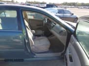 ✅ 2002 Toyota Camry XLE • VIN: 4T1BE32K92U623117 • Lot: 43678360. Wystawiony na IAAI z przebiegiem 193 077 mil. Bezpłatny archiwum sprzedaży aukcyjnych z USA i szczegółowy raport historii pojazdu na DreamBid. Zdjęcie 5.