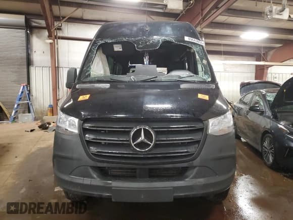 ✅ 2019 Mercedes-Benz Sprinter Passenger • VIN: WDZPF0CD5KP051077 • Лот: 89643055. Опубликован ранее на Copart с пробегом Не указан. Бесплатный доступ к архиву аукционных продаж из США и подробный отчёт об истории автомобиля на DreamBid. Изображение 5.