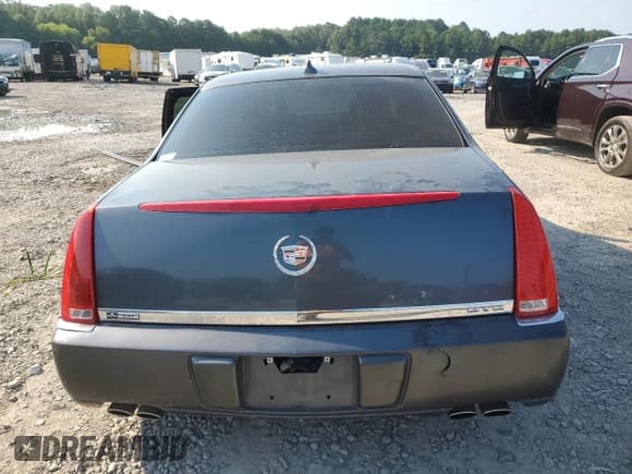 ✅ 2009 Cadillac DTS 1SA • VIN: 1G6KD57Y99U134259 • Lot: 68165765. Listed on Copart with 115,116 mi. Free auction sales archive from the USA and detailed vehicle history report at DreamBid. Image 6.