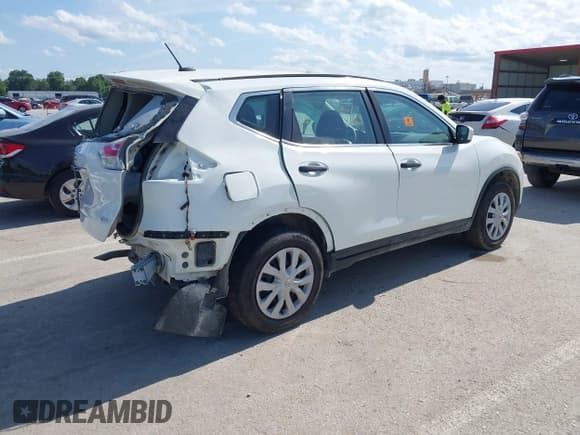 ✅ 2016 Nissan Rogue SV • VIN: 5N1AT2MV8GC821381 • Lot: 42494408. Listed on IAAI with 85,259 mi. Free auction sales archive from the USA and detailed vehicle history report at DreamBid. Image 4.