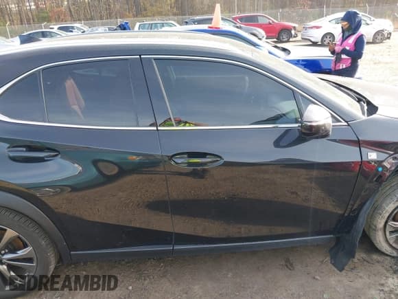 ✅ 2021 Lexus UX 200 F Sport • VIN: JTHE3JBH1M2042126 • Lot: 41128485. Wystawiony na IAAI z przebiegiem 22 033 mil. Bezpłatny archiwum sprzedaży aukcyjnych z USA i szczegółowy raport historii pojazdu na DreamBid. Zdjęcie 13.