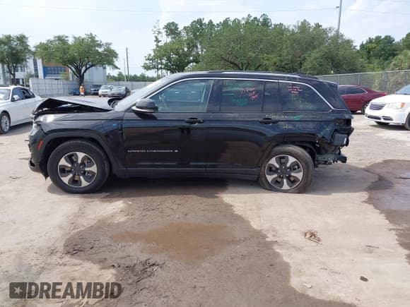 ✅ 2022 Jeep Grand Cherokee • VIN: 1C4RJYB63N8717876 • Lot: 42289481. Listed on IAAI with 22,853 mi. Free auction sales archive from the USA and detailed vehicle history report at DreamBid. Image 15.