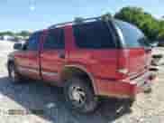 2000 Chevrolet Blazer LT z VIN 1GNDT13W0Y2320277, wystawiony jako Copart lot #55803014 z przebiegiem 168 938 mil mil oraz Szkoda całkowita • Salvage title. Historia ofert i sprzedaży dostępna na DreamBid. Obrazek 2.