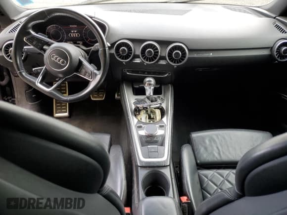 ✅ 2016 Audi TT 2.0T • VIN: TRUC5AFVXG1028986 • Lot: 74901224. Wystawiony na Copart z przebiegiem 106 536 mil. Bezpłatny archiwum sprzedaży aukcyjnych z USA i szczegółowy raport historii pojazdu na DreamBid. Zdjęcie 8.