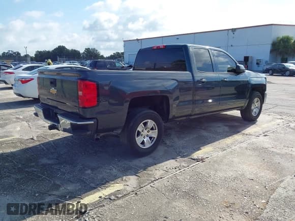 ✅ 2019 Chevrolet Silverado 1500 LT • VIN: 2GCRCPECXK1163496 • Lot: 42667633. Wystawiony na IAAI z przebiegiem 189 649 mil. Bezpłatny archiwum sprzedaży aukcyjnych z USA i szczegółowy raport historii pojazdu na DreamBid. Zdjęcie 4.