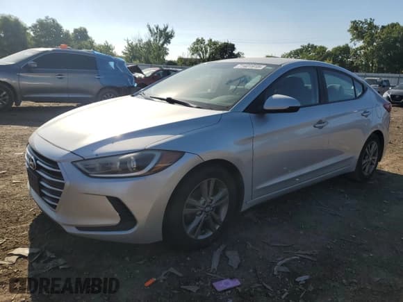 ✅ 2017 Hyundai Elantra Value Edition • VIN: 5NPD84LF2HH156718 • Лот: 71401915. Опубликован ранее на Copart с пробегом 92 755 миль. Бесплатный доступ к архиву аукционных продаж из США и подробный отчёт об истории автомобиля на DreamBid. Изображение 1.