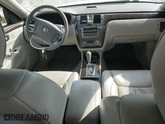 ✅ 2011 Cadillac DTS Luxury Collection • VIN: 1G6KD5E65BU111939 • Лот: 87372375. Опубликован ранее на Copart с пробегом 72 929 миль. Бесплатный доступ к архиву аукционных продаж из США и подробный отчёт об истории автомобиля на DreamBid. Изображение 8.