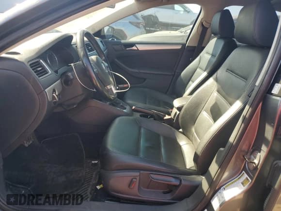 ✅ 2013 Volkswagen Jetta SE • VIN: 3VWDX7AJ0DM270911 • Lot: 83999885. Listed on Copart with 177,299 mi. Free auction sales archive from the USA and detailed vehicle history report at DreamBid. Image 7.