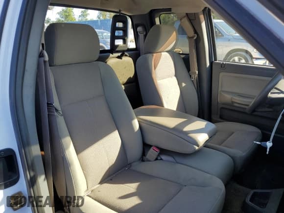 ✅ 2006 Dodge Dakota SLT • VIN: 1D7HW42K16S630510 • Лот: 91568095. Опубликован ранее на Copart с пробегом 113 720 миль. Бесплатный доступ к архиву аукционных продаж из США и подробный отчёт об истории автомобиля на DreamBid. Изображение 10.