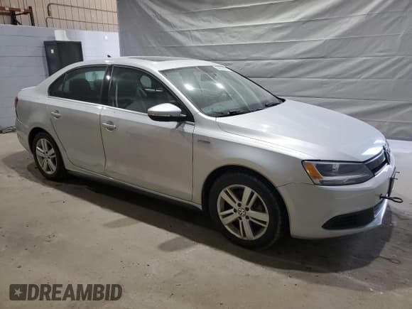 ✅ 2013 Volkswagen Jetta Hybrid SE • VIN: 3VW637AJ3DM313738 • Lot: 54396485. Wystawiony na Copart z przebiegiem 142 033 mil. Bezpłatny archiwum sprzedaży aukcyjnych z USA i szczegółowy raport historii pojazdu na DreamBid. Zdjęcie 4.