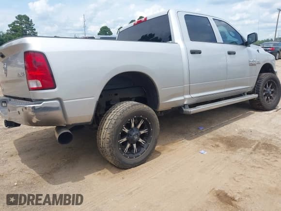✅ 2014 Ram 2500 Tradesman • VIN: 3C6UR5CL7EG237217 • Lot: 42627605. Listed on IAAI with 189,244 mi. Free auction sales archive from the USA and detailed vehicle history report at DreamBid. Image 4.