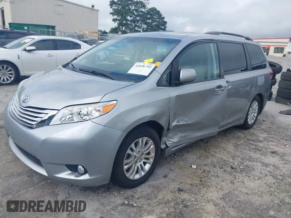 ✅ 2013 Toyota Sienna XLE AAS • VIN: 5TDYK3DC1DS360299 • Лот: 42696792. Опубликован ранее на IAAI с пробегом 186 676 миль. Бесплатный доступ к архиву аукционных продаж из США и подробный отчёт об истории автомобиля на DreamBid. Изображение 2.