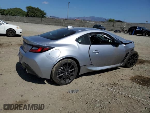 ✅ 2024 Toyota 86 • VIN: JF1ZNBB15R9754116 • Лот: 81882965. Опубликован ранее на Copart с пробегом Не указан. Бесплатный доступ к архиву аукционных продаж из США и подробный отчёт об истории автомобиля на DreamBid. Изображение 3.