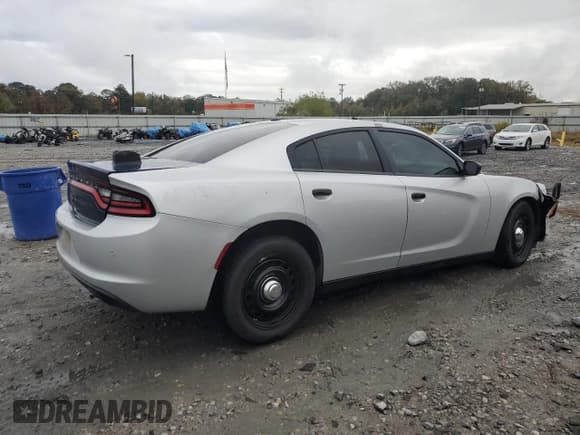 ✅ 2018 Dodge Charger Police • VIN: 2C3CDXKT1JH330376 • Lot: 91479145. Wystawiony na Copart z przebiegiem 181 312 mil. Bezpłatny archiwum sprzedaży aukcyjnych z USA i szczegółowy raport historii pojazdu na DreamBid. Zdjęcie 3.