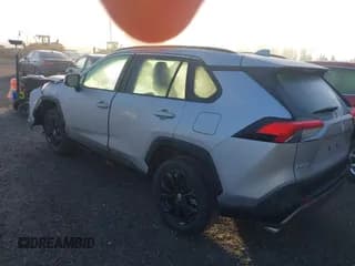 ✅ 2025 Toyota RAV4 Hybrid SE • VIN: JTM16RFV1SD157400 • Лот: 43653934. Опубликован ранее на IAAI с пробегом 10 327 миль. Бесплатный доступ к архиву аукционных продаж из США и подробный отчёт об истории автомобиля на DreamBid. Изображение 3.