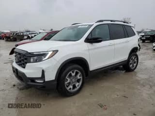 ✅ 2023 Honda Passport TrailSport • VIN: 5FNYF8H60PB043242 • Lot: 47812895. Wystawiony na Copart z przebiegiem 23 637 mil. Bezpłatny archiwum sprzedaży aukcyjnych z USA i szczegółowy raport historii pojazdu na DreamBid. Zdjęcie 1.