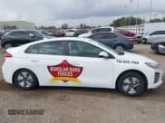 ✅ 2022 Hyundai Ioniq Blue • VIN: KMHC65LC4NU279625 • Lot: 41518795. Wystawiony na IAAI z przebiegiem 75 232 mil. Bezpłatny archiwum sprzedaży aukcyjnych z USA i szczegółowy raport historii pojazdu na DreamBid. Zdjęcie 13.