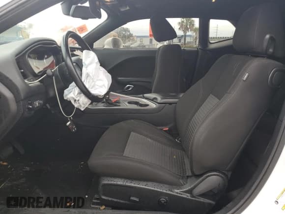 ✅ 2020 Dodge Challenger SXT • VIN: 2C3CDZAG9LH152414 • Lot: 82668843. Wystawiony na Copart z przebiegiem 30 538 mil. Bezpłatny archiwum sprzedaży aukcyjnych z USA i szczegółowy raport historii pojazdu na DreamBid. Zdjęcie 7.