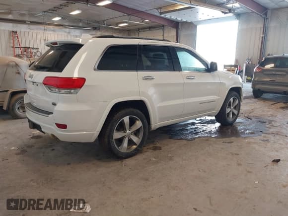 ✅ 2015 Jeep Grand Cherokee Overland • VIN: 1C4RJFCG6FC956820 • Lot: 41644453. Listed on IAAI with 149,339 mi. Free auction sales archive from the USA and detailed vehicle history report at DreamBid. Image 4.