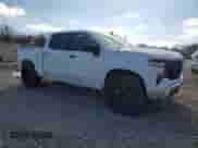 2022 Chevrolet Silverado 1500 Work Truck z VIN 2GCUDAED0N1512425, wystawiony jako Copart lot #86004394 z przebiegiem 28 649 mil mil oraz Czysty tytuł • Clean title. Historia ofert i sprzedaży dostępna na DreamBid. Obrazek 4.