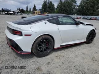 ✅ 2024 Nissan Z Nismo • VIN: JN1BZ4CH6RM361913 • Lot: 55568264. Wystawiony na Copart z przebiegiem 482 mil. Bezpłatny archiwum sprzedaży aukcyjnych z USA i szczegółowy raport historii pojazdu na DreamBid. Zdjęcie 3.