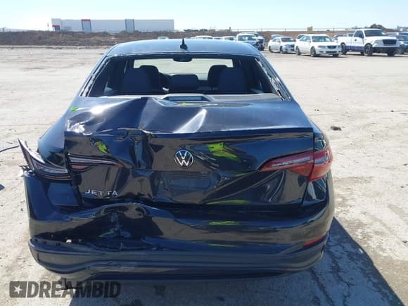 ✅ 2022 Volkswagen Jetta Sport • VIN: 3VWBM7BU5NM025886 • Lot: 41711819. Listed on IAAI with 54,945 mi. Free auction sales archive from the USA and detailed vehicle history report at DreamBid. Image 16.