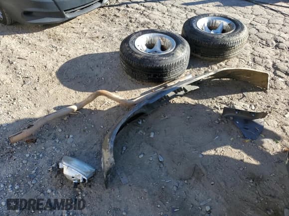 ✅ 2001 Ford F-150 XL • VIN: 1FTZF17221NA66427 • Лот: 86074955. Опубликован ранее на Copart с пробегом Не указан. Бесплатный доступ к архиву аукционных продаж из США и подробный отчёт об истории автомобиля на DreamBid. Изображение 12.