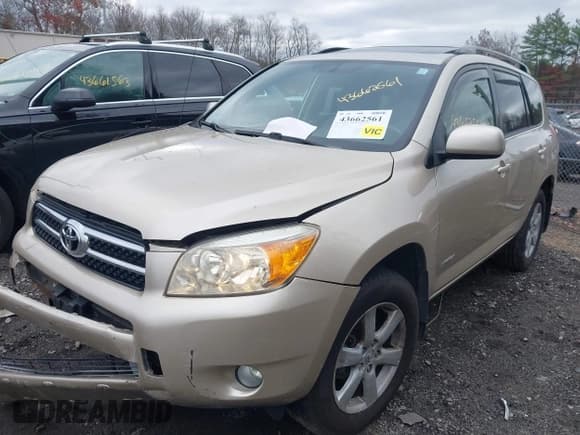 ✅ 2008 Toyota RAV4 Limited • VIN: JTMBD31V885212586 • Lot: 43662561. Listed on IAAI with 164,899 mi. Free auction sales archive from the USA and detailed vehicle history report at DreamBid. Image 2.