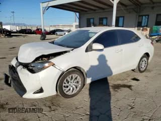✅ 2018 Toyota Corolla LE • VIN: 5YFBURHE8JP795016 • Lot: 90348595. Listed on Copart with 135,699 mi. Free auction sales archive from the USA and detailed vehicle history report at DreamBid. Image 1.