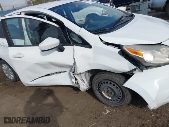 ✅ 2016 Nissan Note SV • VIN: 3N1CE2CP4GL382276 • Lot: 43657569. Wystawiony na IAAI z przebiegiem 96 109 mil. Bezpłatny archiwum sprzedaży aukcyjnych z USA i szczegółowy raport historii pojazdu na DreamBid. Zdjęcie 6.