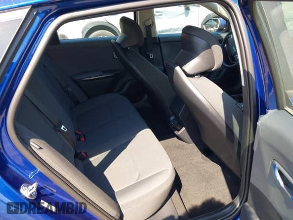 ✅ 2025 Kia K4 LXS • VIN: 3KPFT4DE6SE022268 • Lot: 42648910. Wystawiony na IAAI z przebiegiem 1 675 mil. Bezpłatny archiwum sprzedaży aukcyjnych z USA i szczegółowy raport historii pojazdu na DreamBid. Zdjęcie 8.