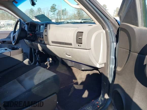 2009 Chevrolet Silverado 1500 LS with VIN 3GCEK13CX9G124152, listed as a IAAI auction lot 41224667 with 234,453 mi miles and . Bid and sale history available at DreamBid. Image 5.